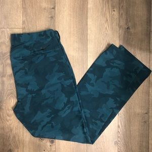 Men’s Nike camo print Golf Pants